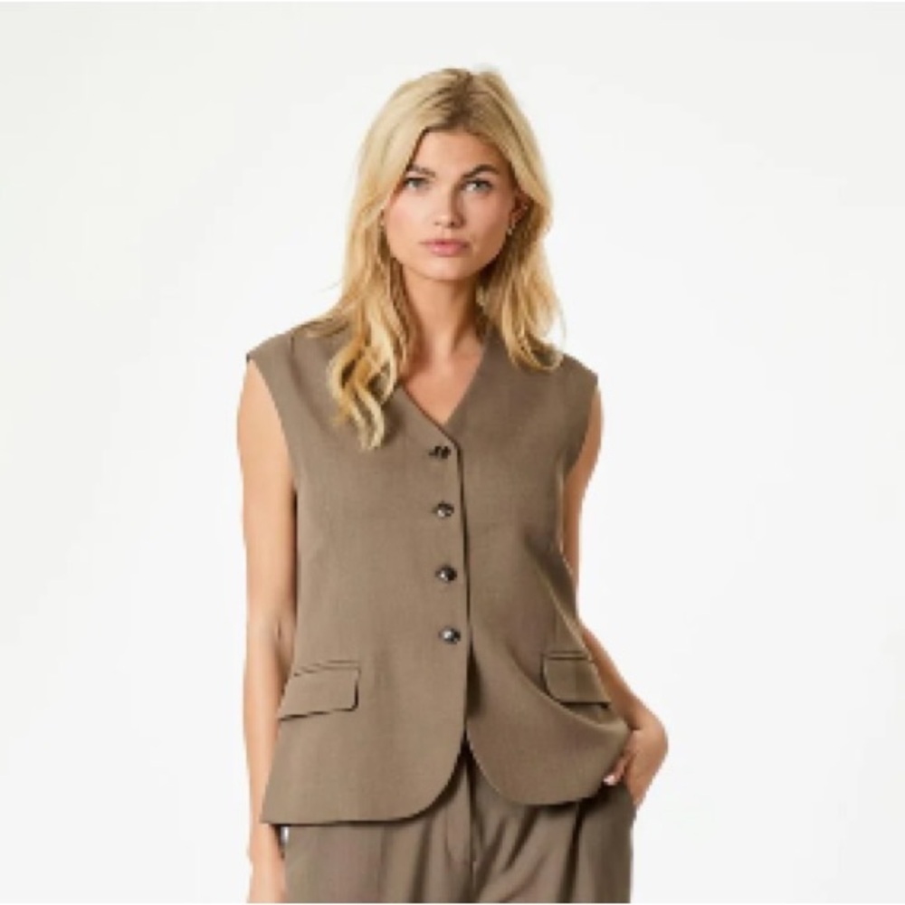 Neo Noir Structured Vest